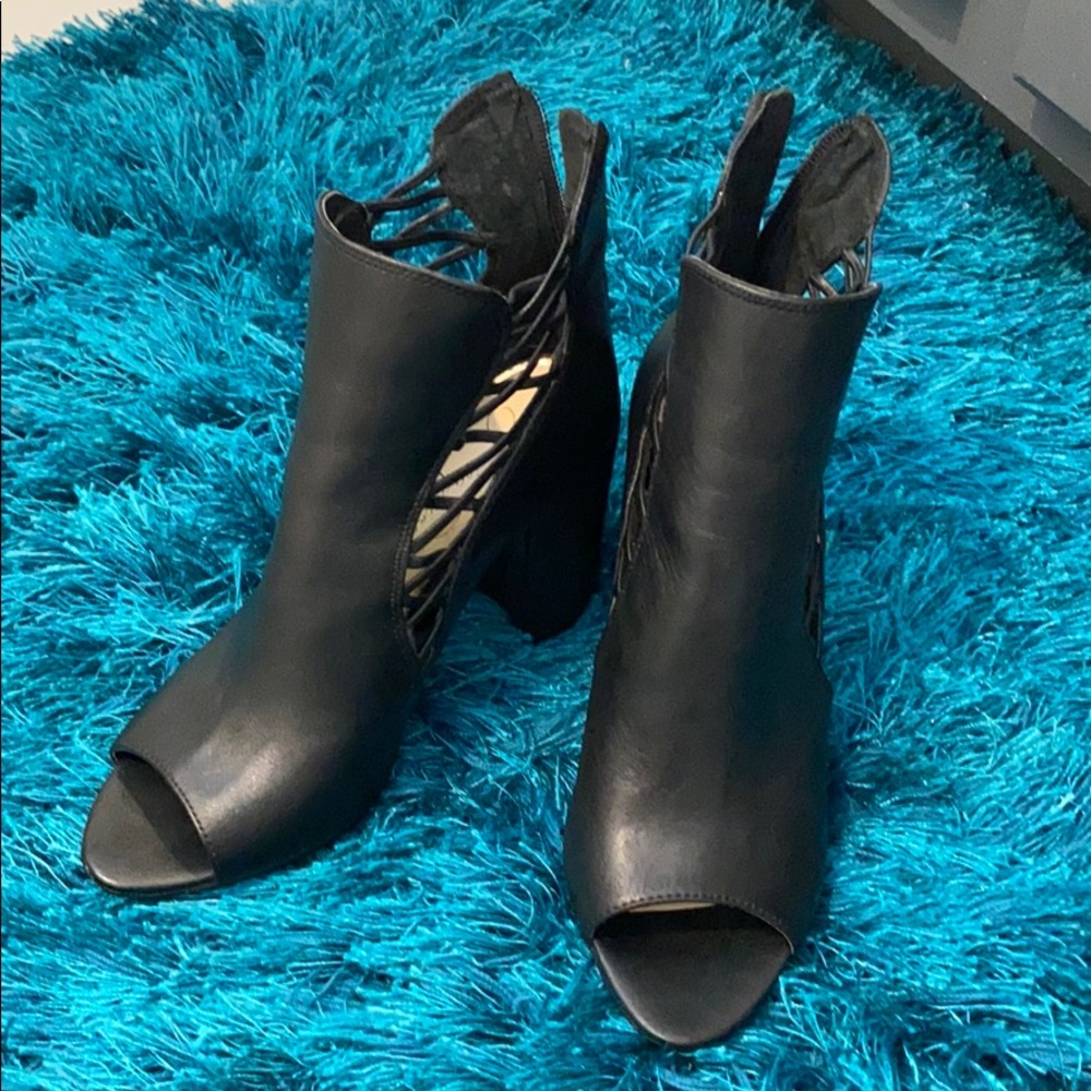 Jessica Simpson thick heel